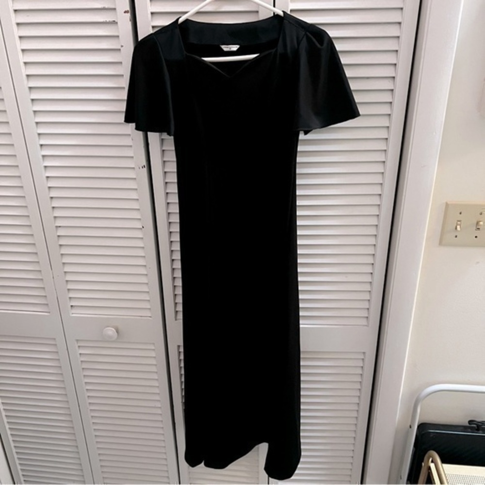 Women’s Size 00 LBD with Tie String Black short sleeve dress